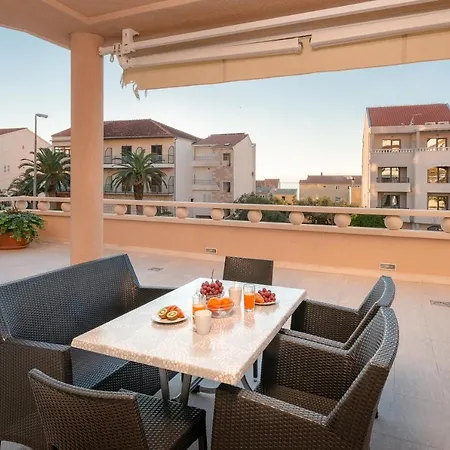 Apartment Kamena Tucepi