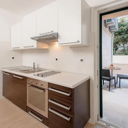 Apartment Kamena Tucepi